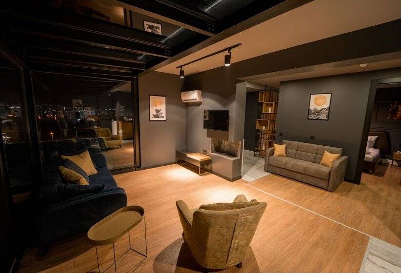 سوئیت لوکس با چشم‌انداز کوهستان, The Kayseri Loft