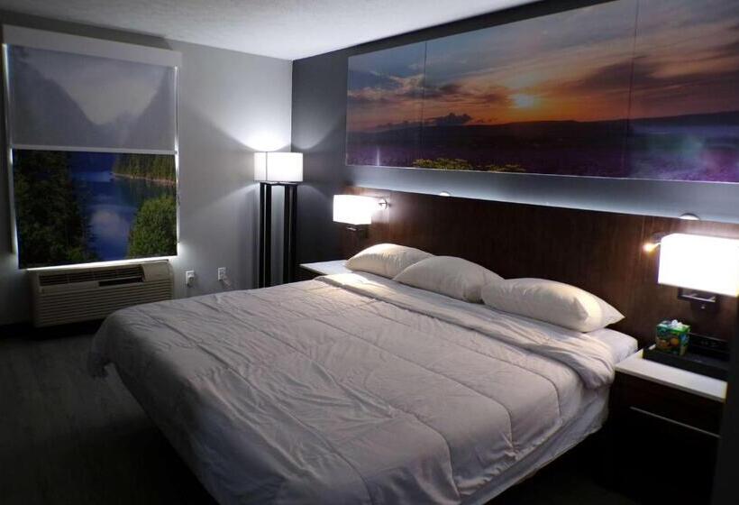 Deluxe Suite King Bed, Luxor Inn & Suites