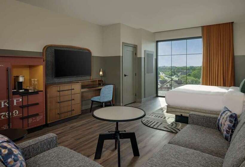 اتاق استاندارد با تخت بزرگ, The Axis Moline Hotel, Tapestry Collection By Hilton