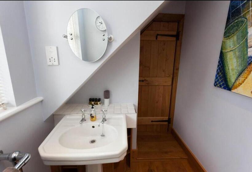 اتاق استاندارد با تخت بزرگ, Hanger Down House Bed And Breakfast