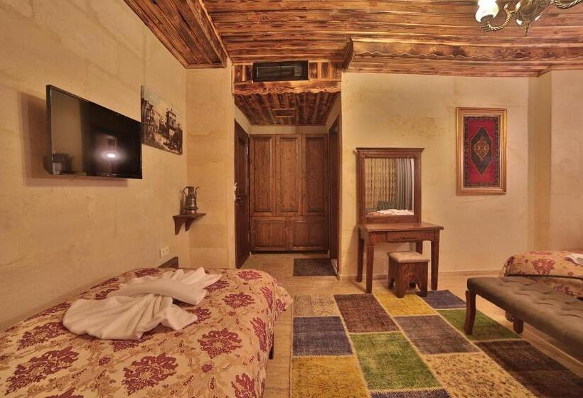 اتاق استاندارد سه تخته با چشم‌انداز, Caravanserai Inn