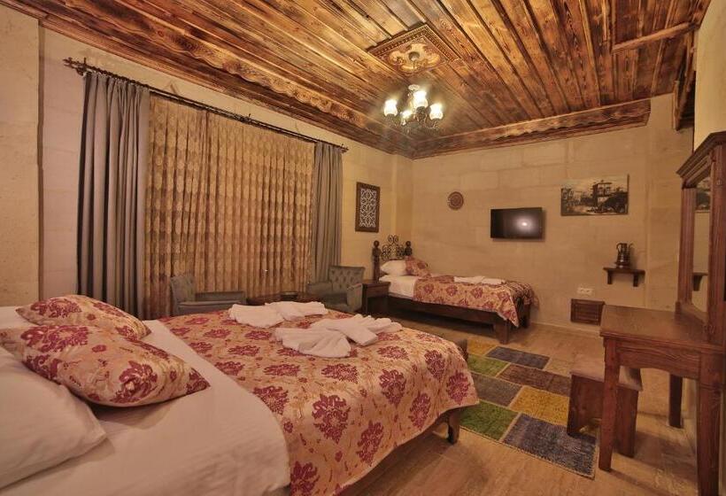 اتاق استاندارد سه تخته با چشم‌انداز, Caravanserai Inn