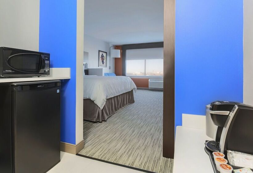 سوئیت برای معلولان, Holiday Inn Express & Suites Chicago O Hare Airport, An Ihg
