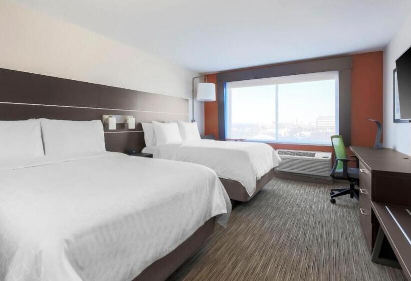 اتاق دلوکس مخصوص معلولین, Holiday Inn Express & Suites Chicago O Hare Airport, An Ihg