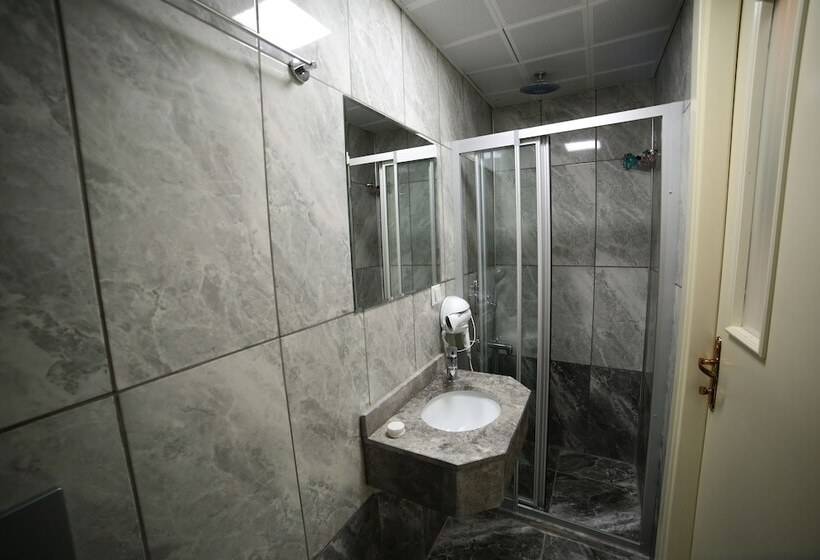 اتاق استاندارد سه نفره, Taksim Diamond
