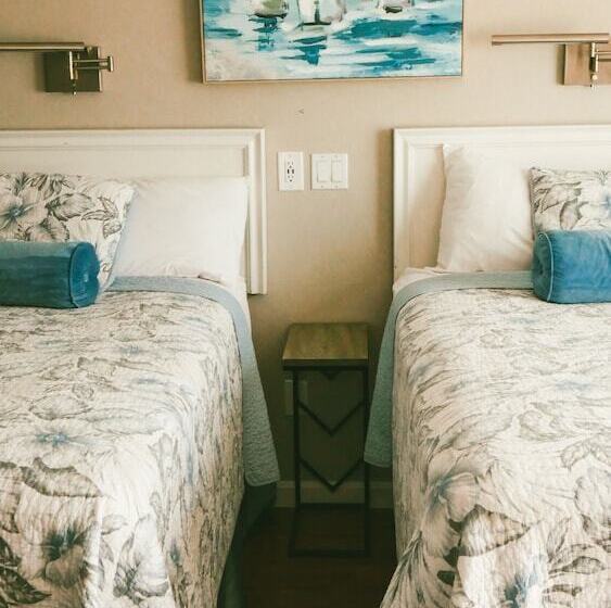 اتاق لوکس با چشم‌انداز دریا, Atlantic Motel