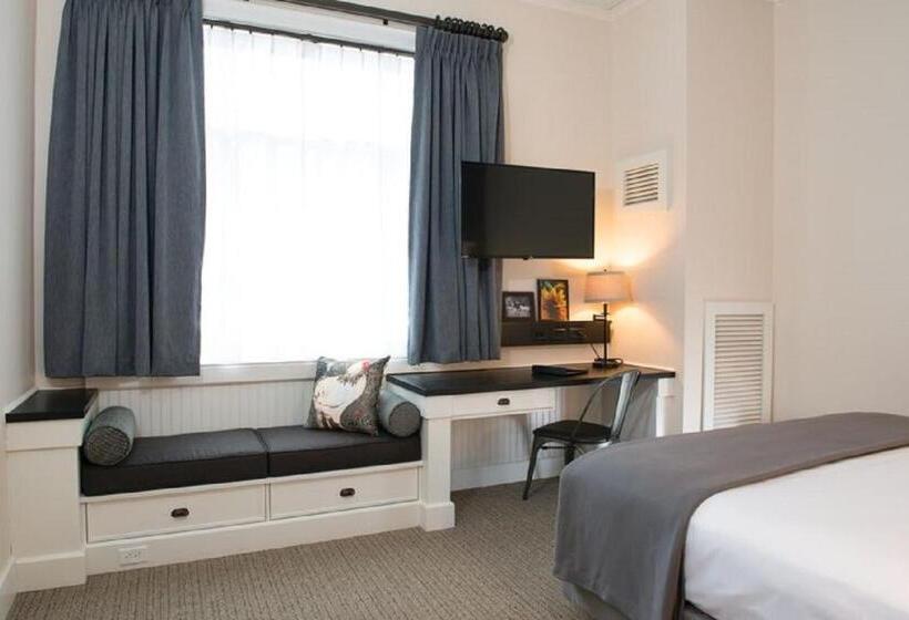 اتاق استاندارد با تخت بزرگ, Village Hotel On Biltmore Estate