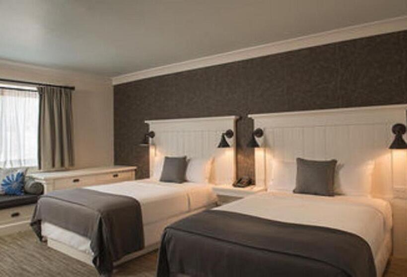 اتاق استاندارد با 2 تخت دوبل, Village Hotel On Biltmore Estate