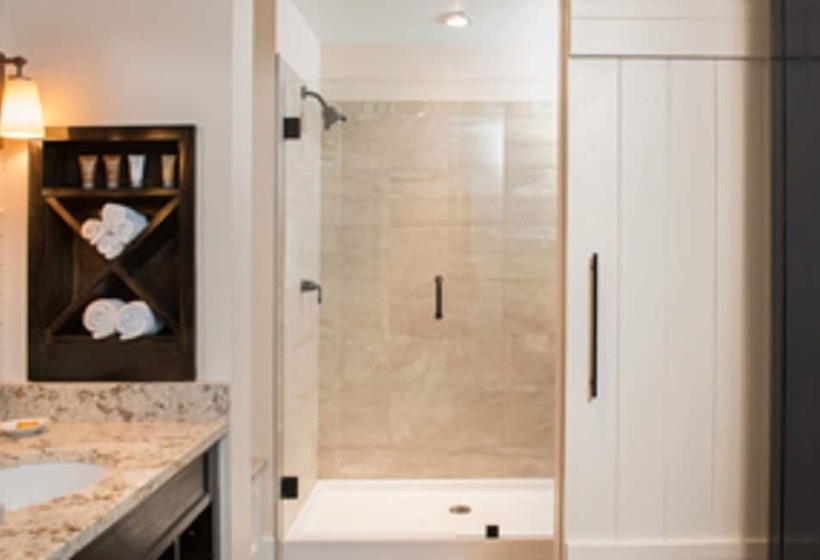 اتاق استاندارد با 2 تخت دوبل, Village Hotel On Biltmore Estate