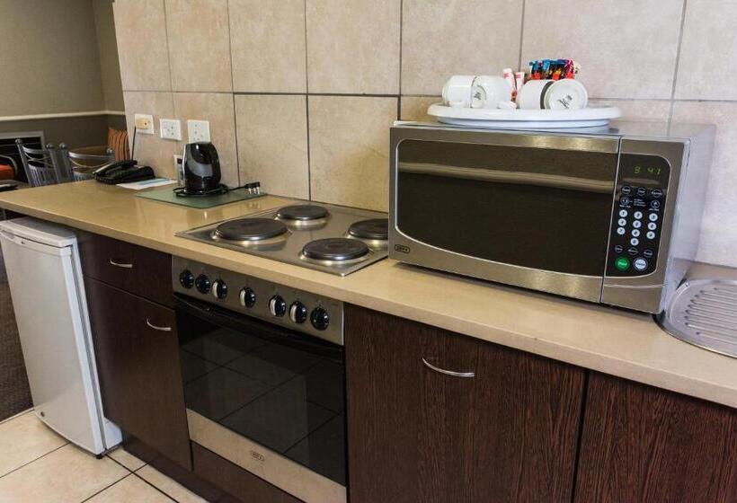 اتاق سوپریور با تخت بزرگ, Mercure Hotel Nelspruit
