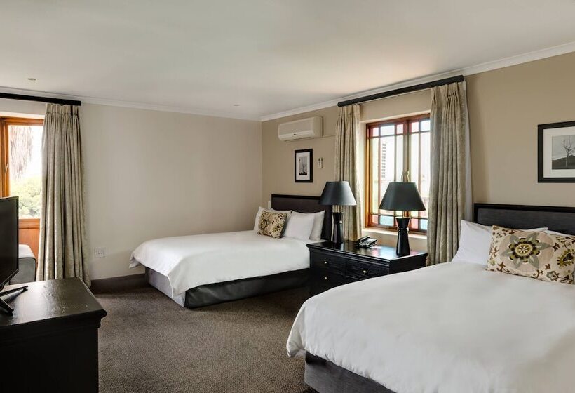 Suite, Protea  By Marriott George King George