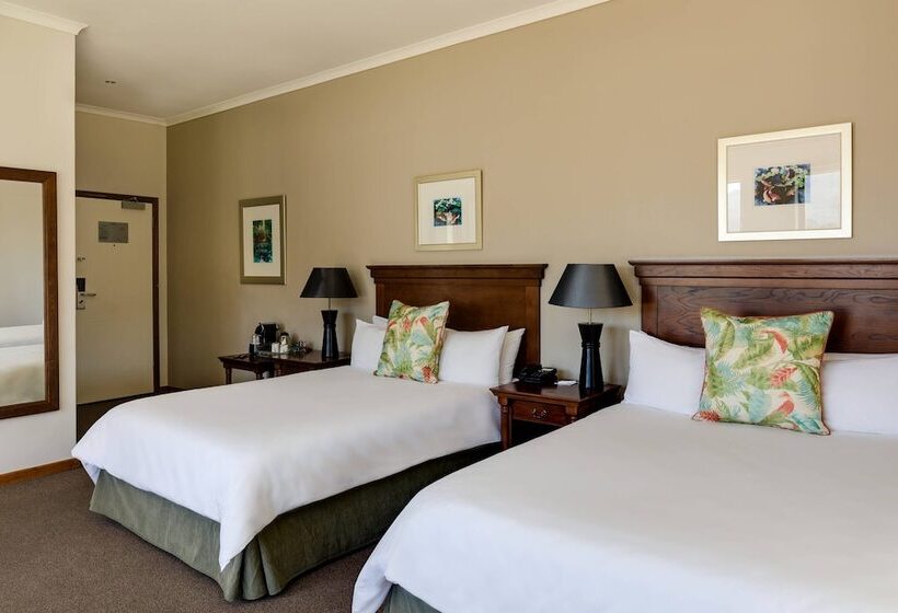 Suite, Protea  By Marriott George King George