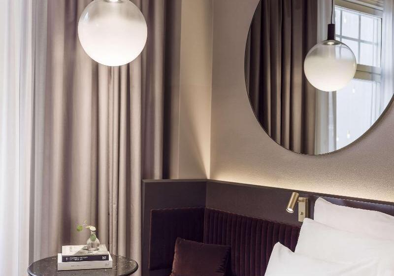 سوئیت با تخت بزرگ, Swissotel The Stamford Singapore