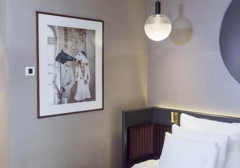 سوئیت با تخت بزرگ, Swissotel The Stamford Singapore