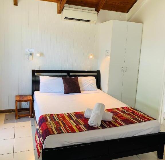 استودیوی استاندارد, Airlie Beach Apartments