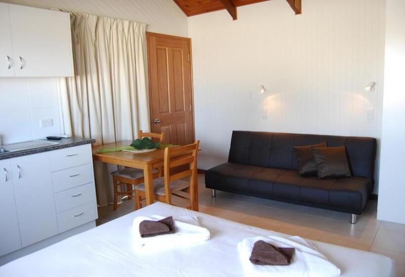 استودیوی استاندارد, Airlie Beach Apartments