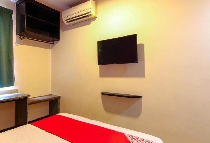اتاق لوکس سه تخته, Esplanade By Oyo Rooms