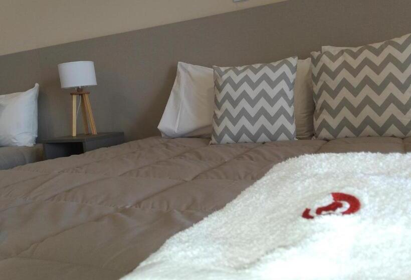 Standard Triple Room with Terrace, Apart Hotel Quijote By Dot Suites
