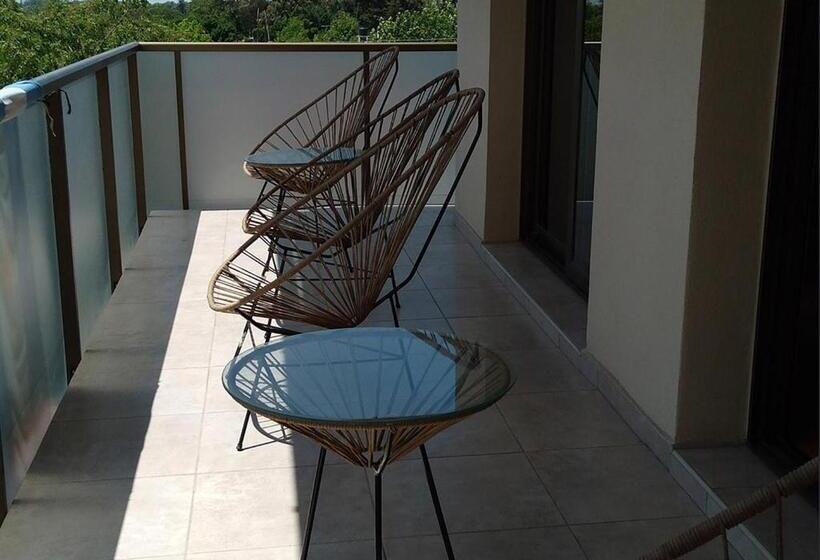 اتاق استاندارد سه نفره, Apart Hotel Quijote By Dot Suites