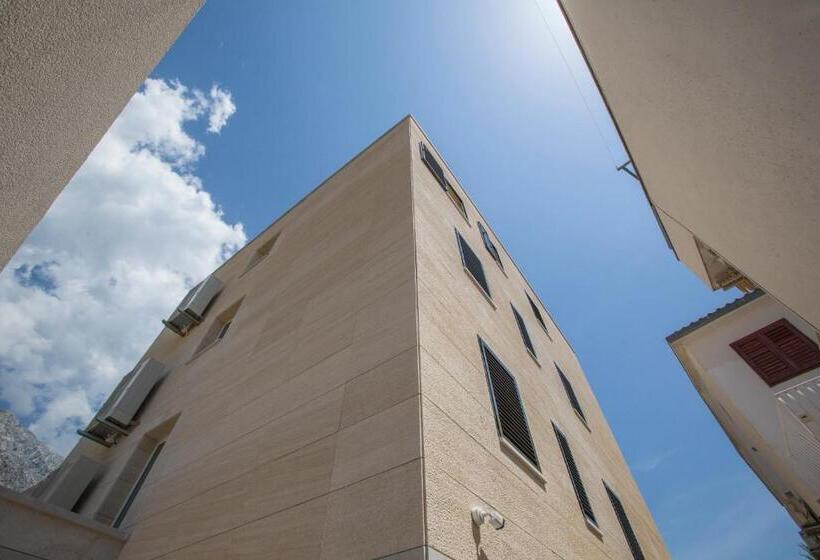 آپارتمان 1 خوابه با بالکن, Magic Stone Apartments