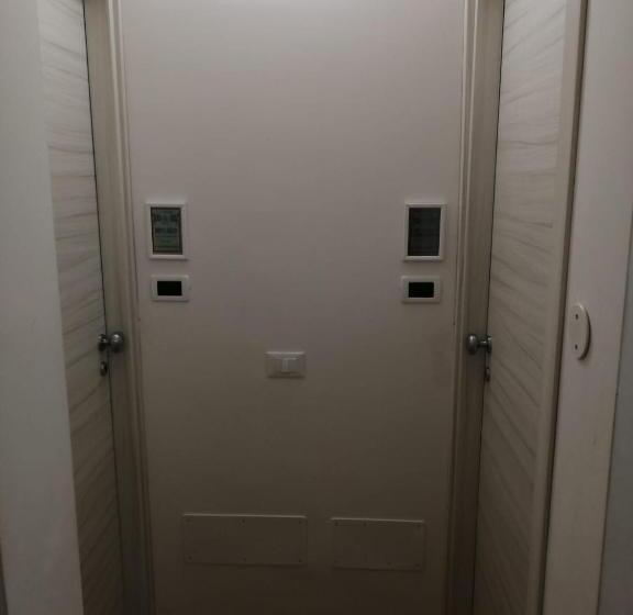 اتاق استاندارد با بالکن, Opera Boutique Rooms