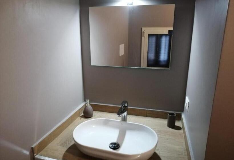 اتاق استاندارد با بالکن, Opera Boutique Rooms