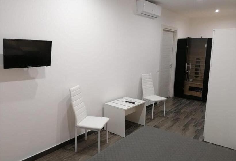 سوییت جونیور, Opera Boutique Rooms