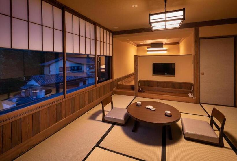 اتاق استاندارد چهار تخته, Ryokan Nanjoen