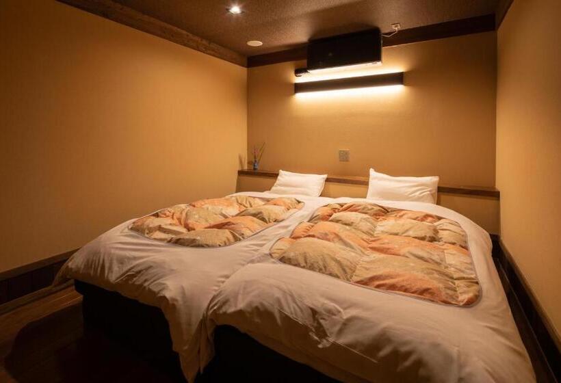 اتاق استاندارد چهار تخته, Ryokan Nanjoen