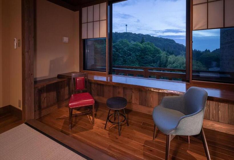 اتاق استاندارد چهار تخته, Ryokan Nanjoen
