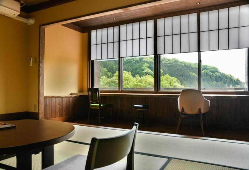 اتاق استاندارد چهار تخته, Ryokan Nanjoen