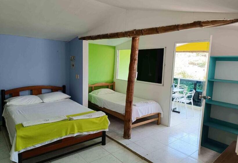 اتاق خانوادگی با چشم‌انداز دریا, Tayrona Colors Hostel