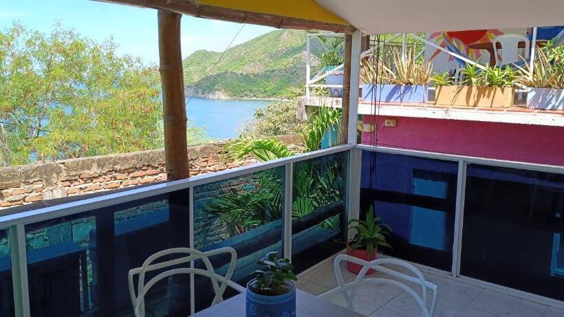 اتاق خانوادگی با چشم‌انداز دریا, Tayrona Colors Hostel