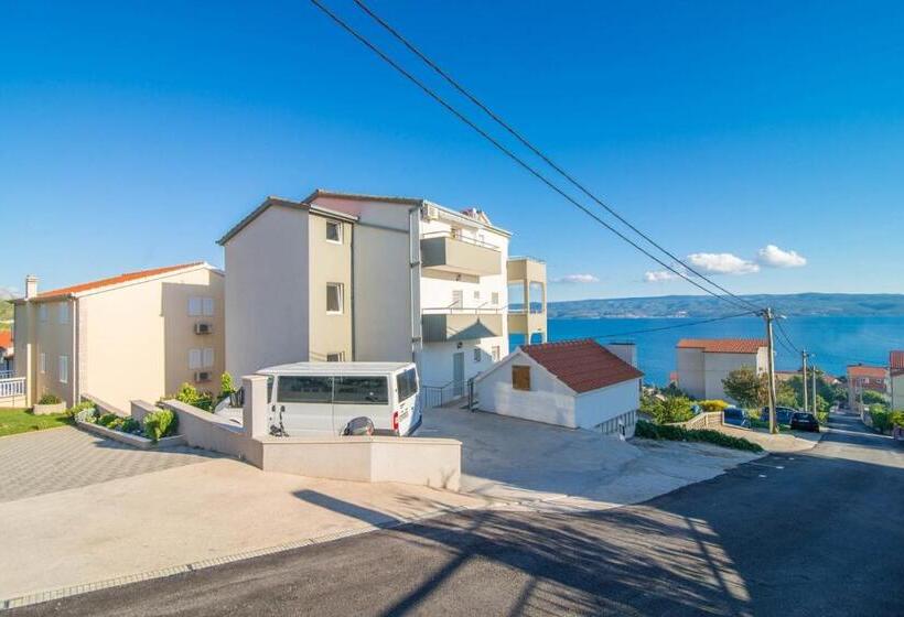 آپارتمان 1 خوابه, Apartments Cihorich