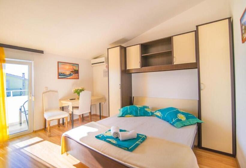 آپارتمان 1 خوابه, Apartments Cihorich