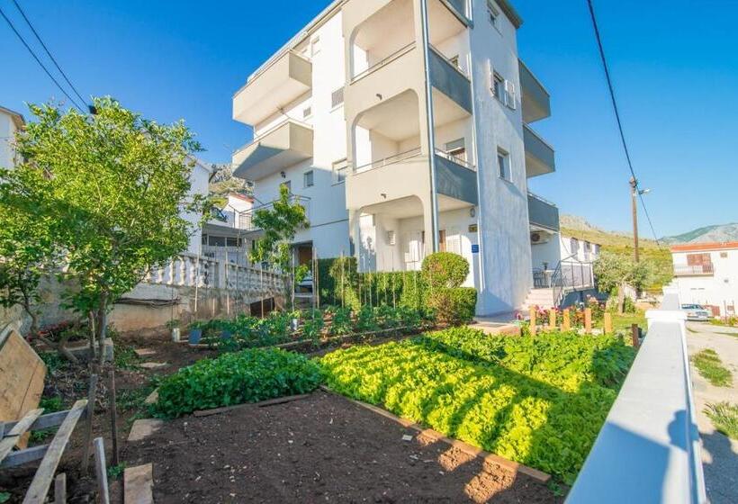 آپارتمان 1 خوابه, Apartments Cihorich