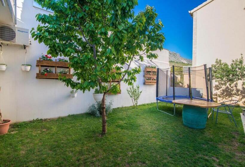 آپارتمان 1 خوابه, Apartments Cihorich