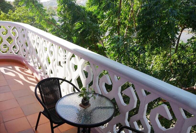 اتاق لوکس با بالکن, Casa Bella Mya