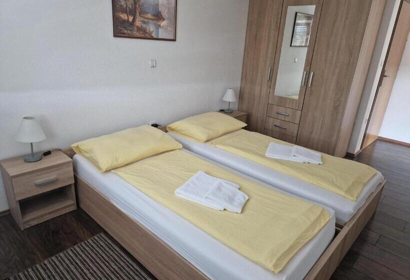 اتاق لوکس سه تخته, Plitvice Palace