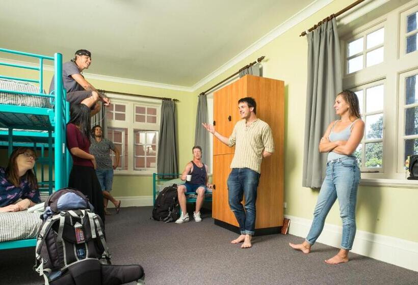 تختخواب در اتاق مشترک, Yha Newcastle Beach