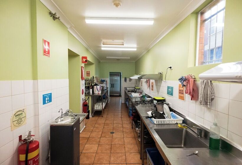 اتاق استاندارد با سرویس بهداشتی مشترک, Yha Newcastle Beach
