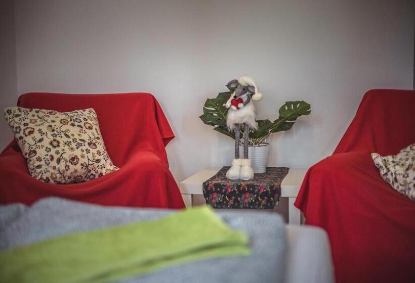اتاق استاندارد, 4 Couples & 4 Friends Hostel