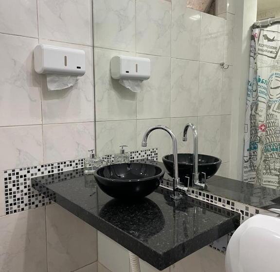 اتاق استاندارد با چشم‌انداز دریاچه, Da Orla Pampulha Hostel