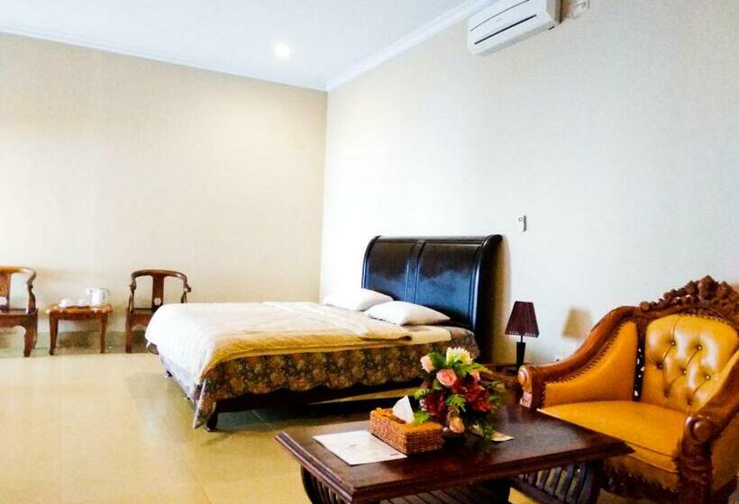 اتاق استاندارد با تخت بزرگ, Nirwana Buton Villa