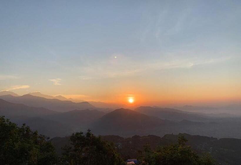اتاق لوکس خانوادگی, Pristine Himalaya