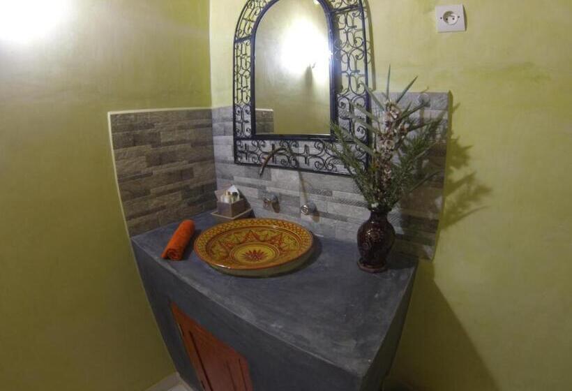اتاق استاندارد سه نفره, Kasbah 123 Soleil