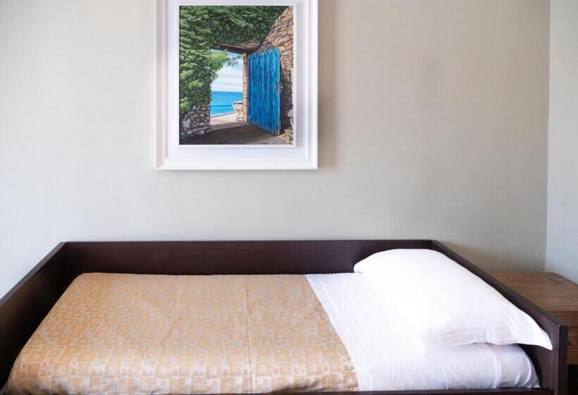 اتاق استاندارد چهار تخته, Kalamarina Rooms