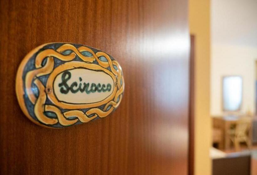 اتاق کلاسیک چهارنفره, Kalamarina Rooms