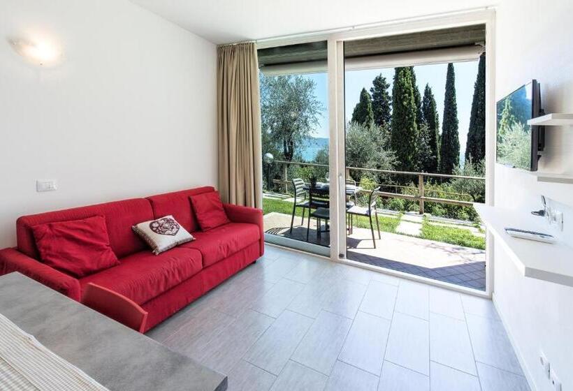 1 Bedroom Apartment Lake View, La Chioma Di Berenice Garda Residence