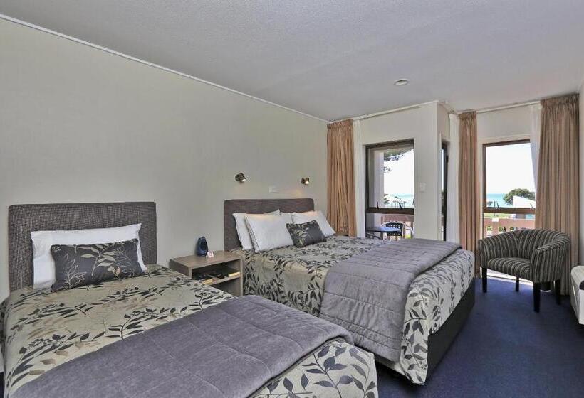 استودیوی استاندارد, Edgewater Motor Lodge